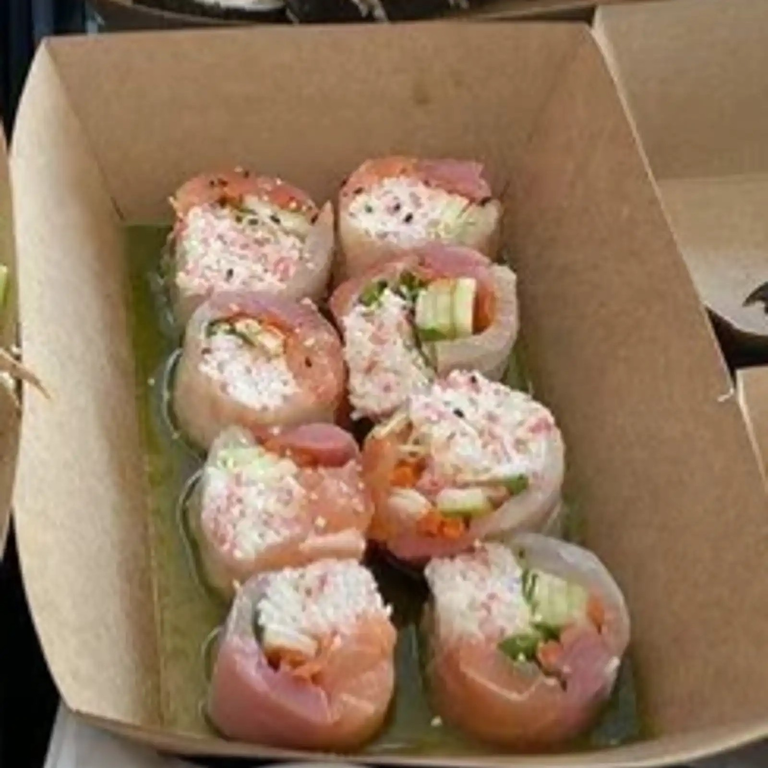 Delicious Rainbow Roll Experience